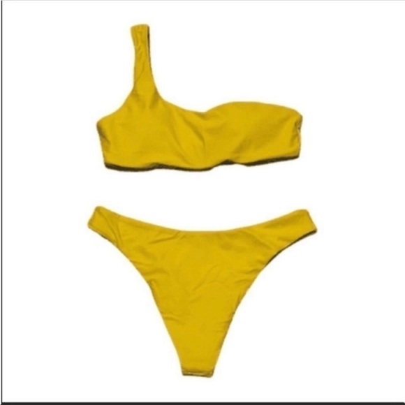 Zaful reversible one shoulder high rise bikini.
Snake print/ solid yellow. Small - Picture 4 of 4